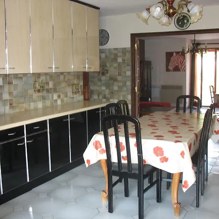 Holiday home Rez De Jardin De Plain Pied Dans Maison *