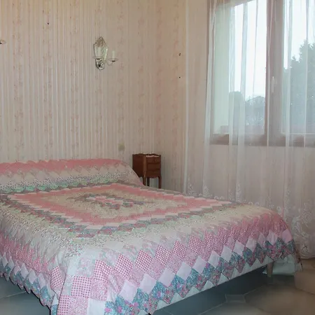 Holiday home Rez De Jardin De Plain Pied Dans Maison
