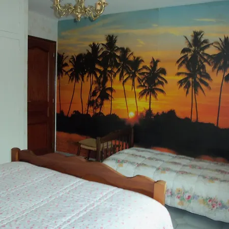 Rez De Jardin De Plain Pied Dans Maison Holiday home *